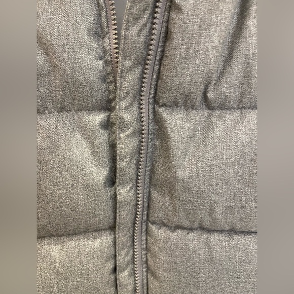 Old Navy Gray  Womens Puffer Vest Zip Pockets Fall Fashion Weather Lg Snap EUC - Picture 9 of 13